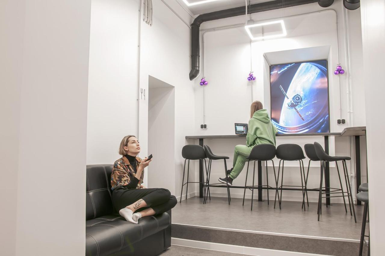 Av-2 Capsule Hotel Kiev Exterior foto